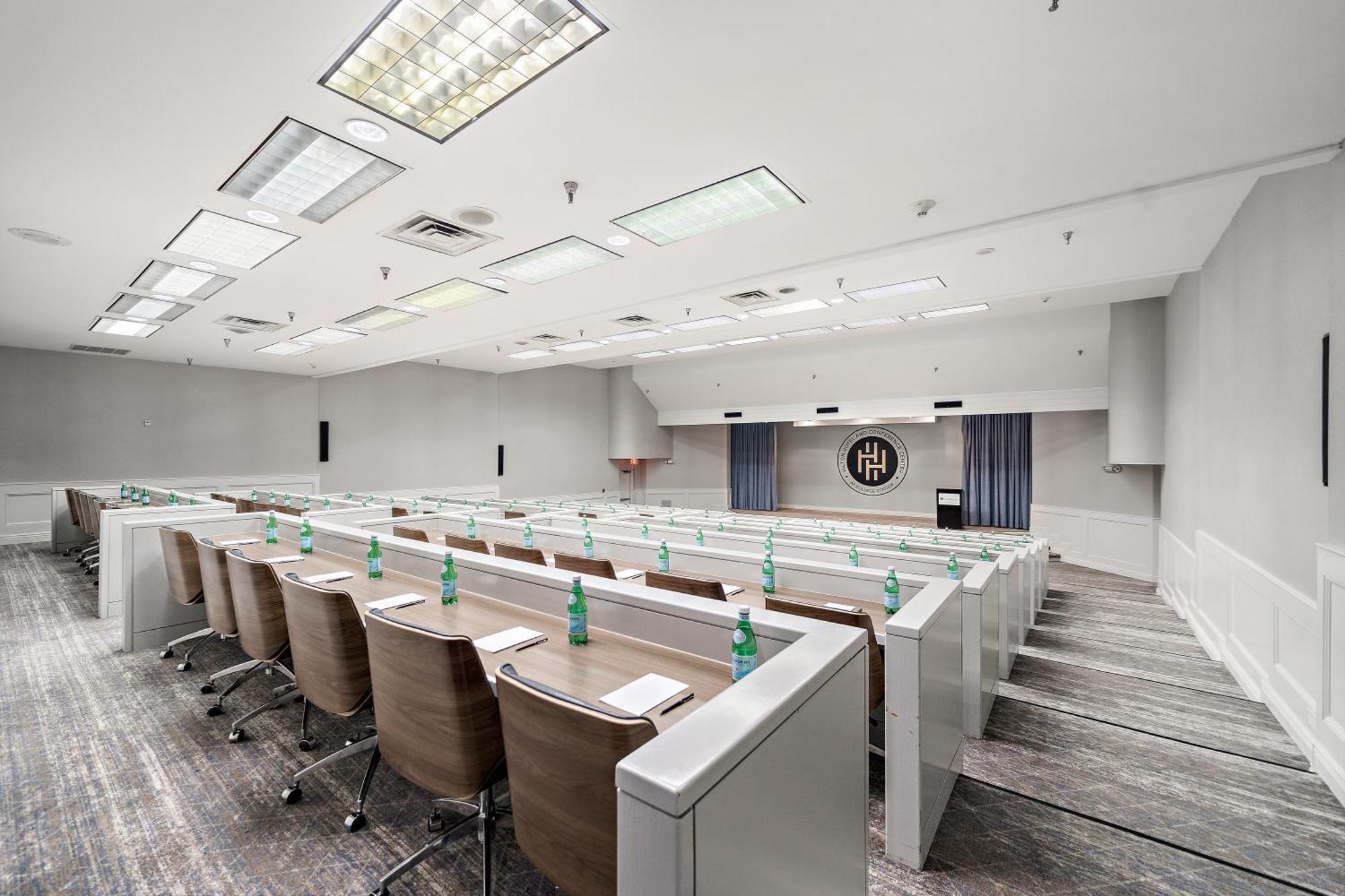 Hilton College Station & Conference Center Hotell Exteriör bild